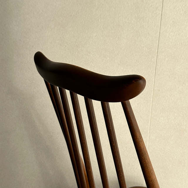 アーコールの椅子