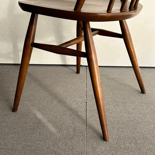 アーコールの椅子