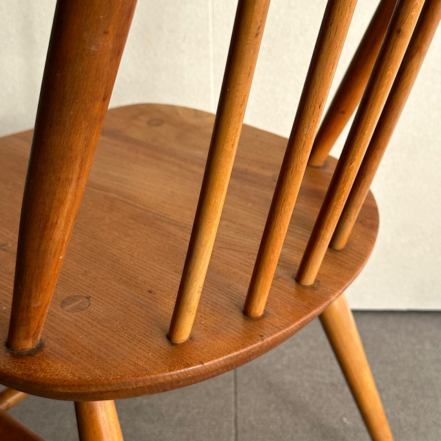 アーコールの椅子