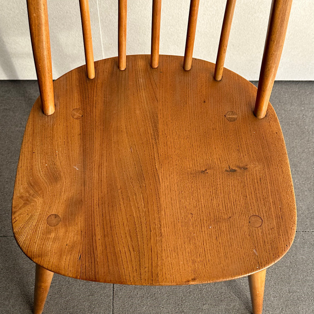 アーコールの椅子