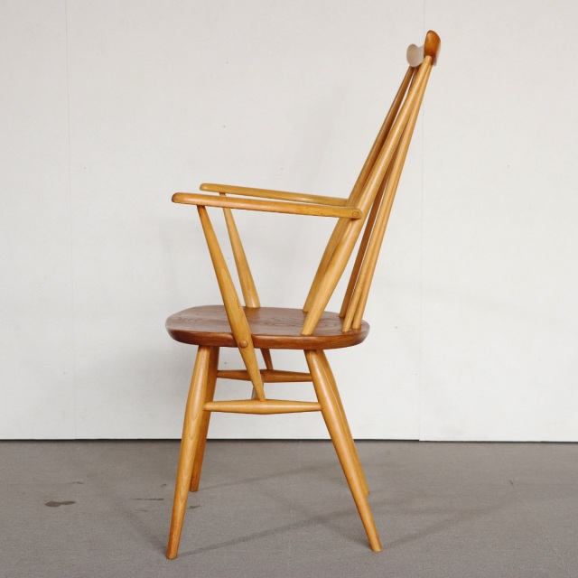 アーコールERCOLゴールドスミスのアームチェア