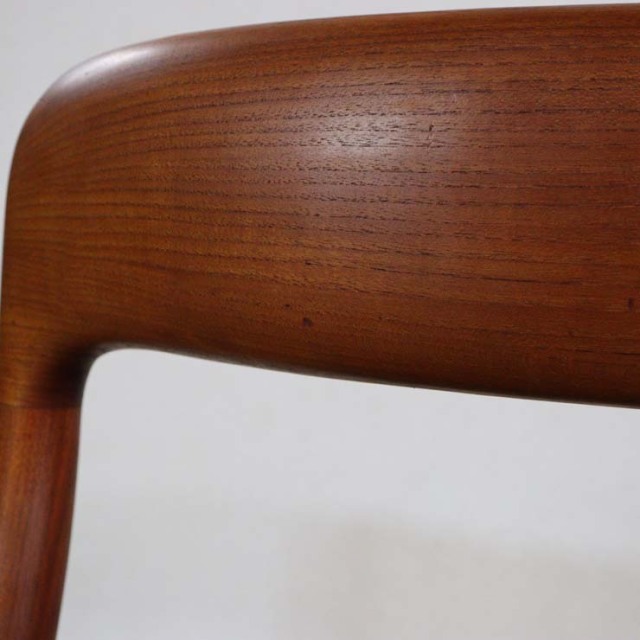 木製で座面は黒レザーのヴィンテージダイニングチェア、23182b