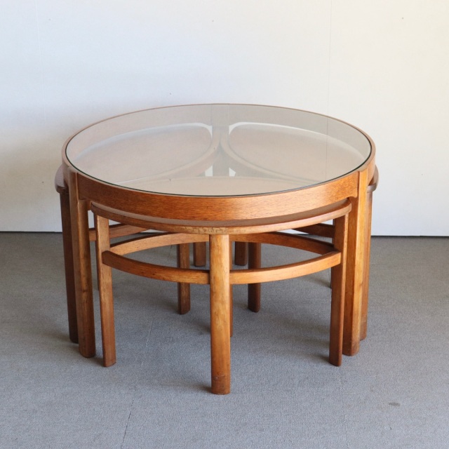 ネイサンNATHANのネストテーブル