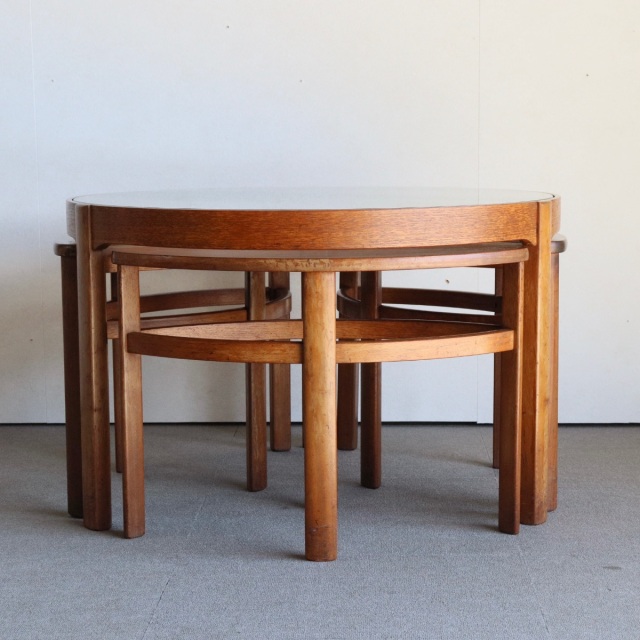 ネイサンNATHANのネストテーブル