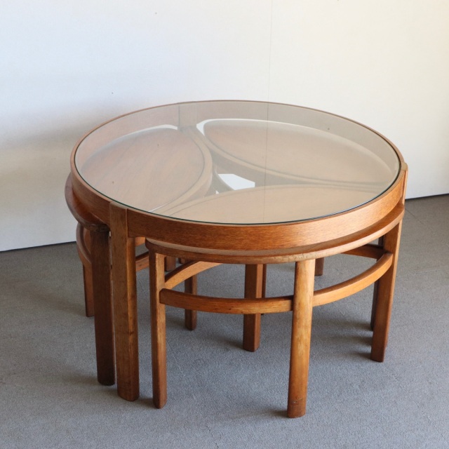 ネイサンNATHANのネストテーブル