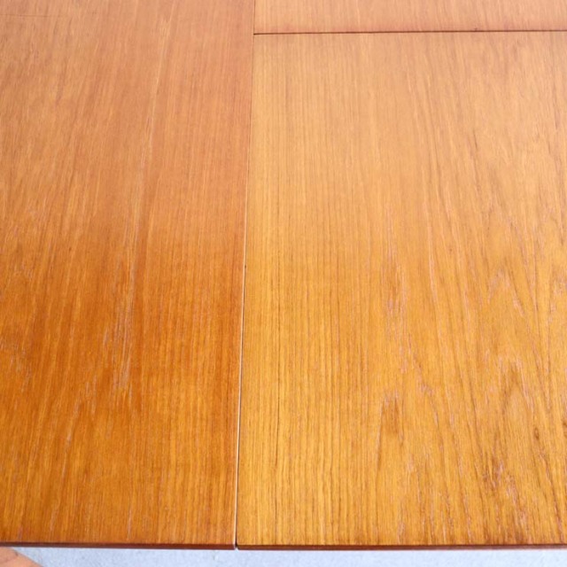 マッキントッシュMcintoshのダイニングテーブル。北欧モダンのシンプルなデザイン。