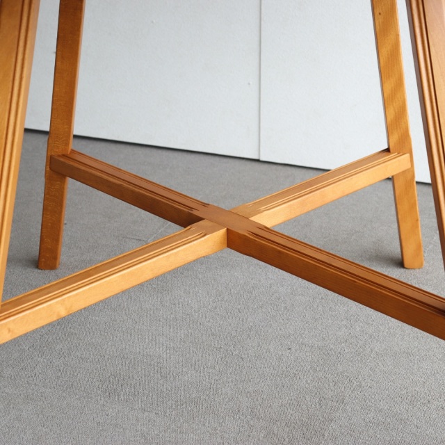 アーコールERCOLのダイニングテーブル