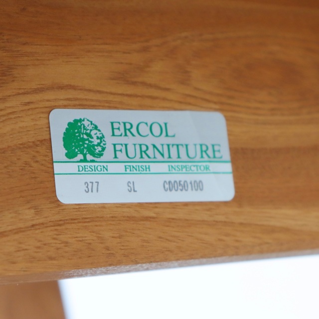 アーコールERCOLのダイニングテーブル