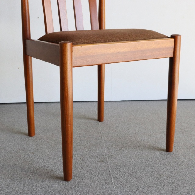 メレデューMEREDEWのダイニングチェア