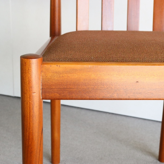 メレデューMEREDEWのダイニングチェア