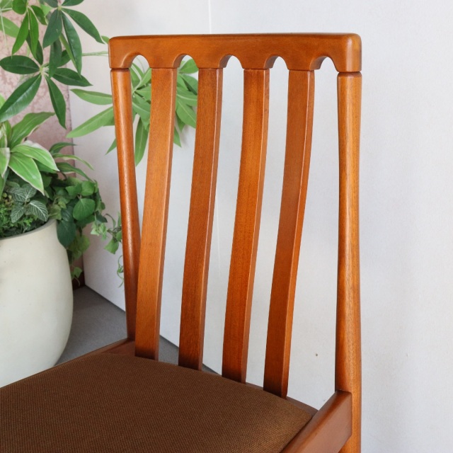 メレデューMEREDEWのダイニングチェア