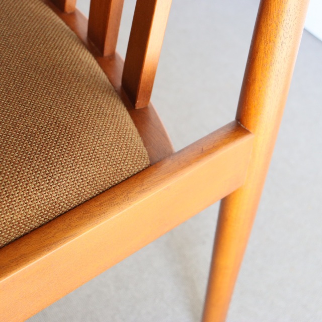 メレデューMEREDEWのダイニングチェア