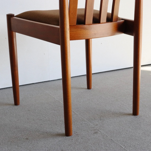 メレデューMEREDEWのダイニングチェア