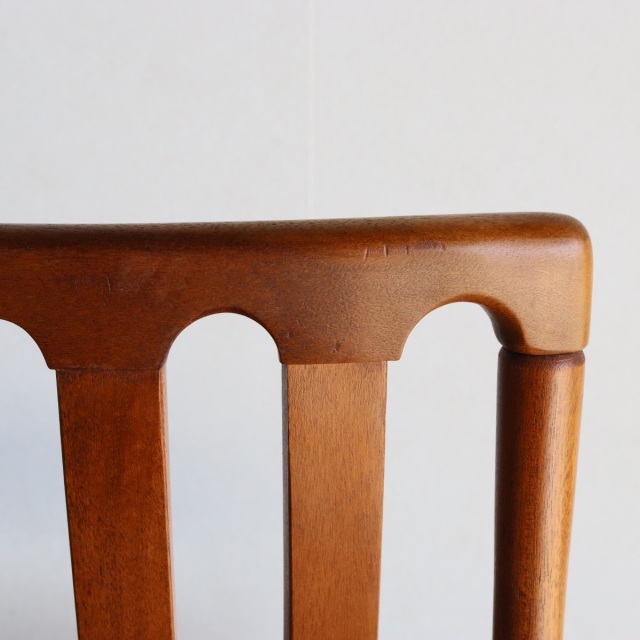 メレデューMEREDEWのダイニングチェア