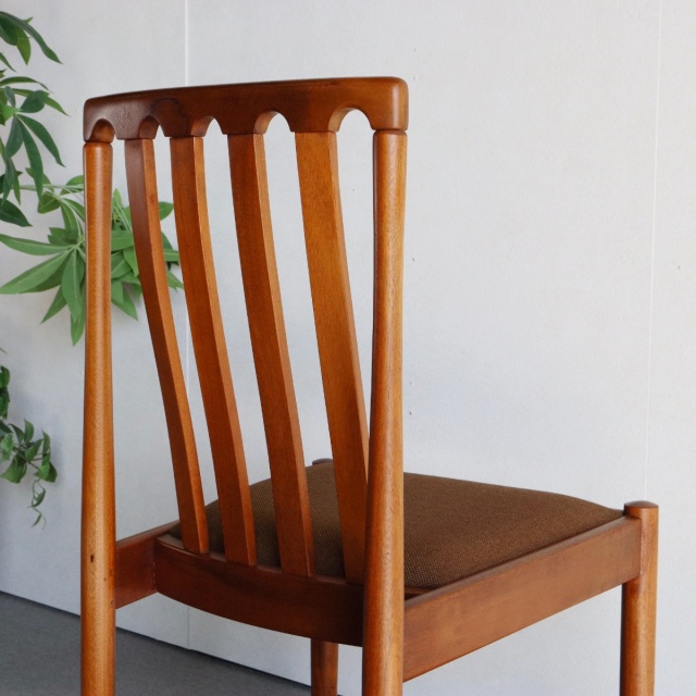 メレデューMEREDEWのダイニングチェア