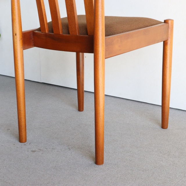 メレデューMEREDEWのダイニングチェア