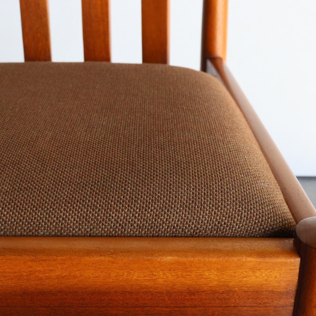 メレデューMEREDEWのダイニングチェア