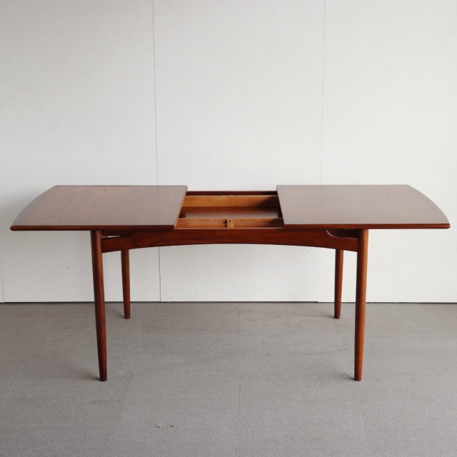 英国ヴィンテージのソーイングボックス