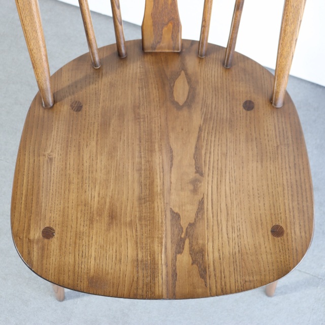 ERCOL(アーコール) / スワンバックチェア (2) アーコールのスワンバックチェア（カスタード色・ハの字脚・タグ