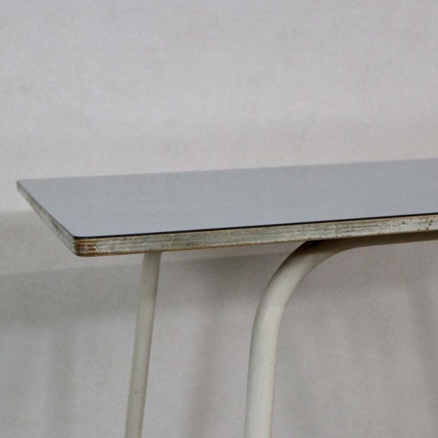 脚が細い、水色の天板のヴィンテージのテーブル、24106