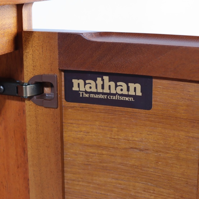 ネイサンNathanのキャビネット