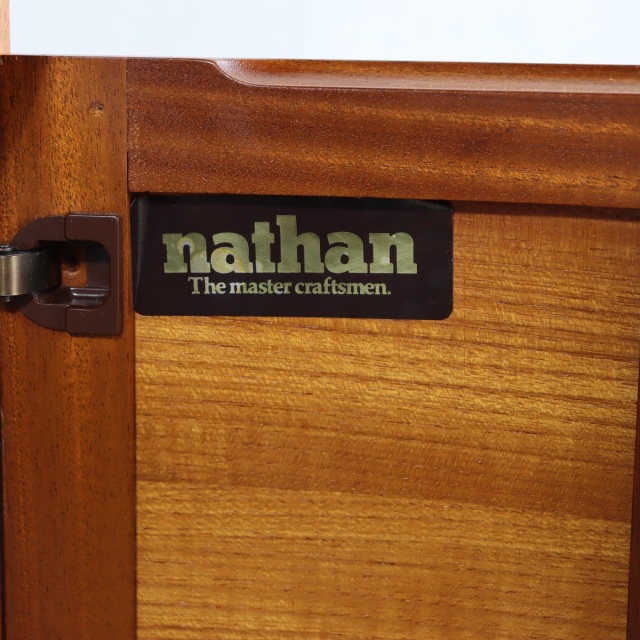 ネイサンNathanのキャビネット
