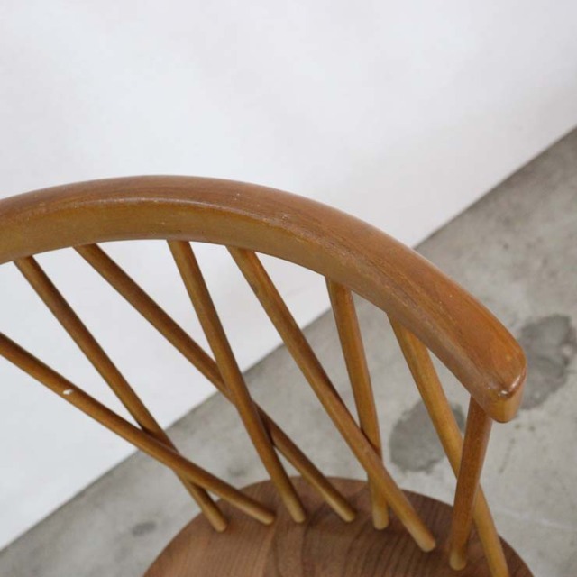 木製で背もたれが交差しているヴィンテージチェア、122040b