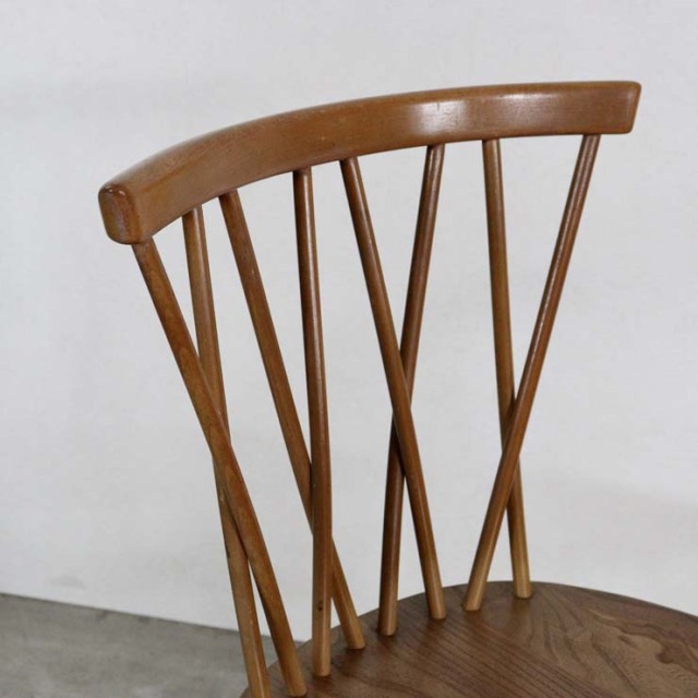 木製で背もたれが交差しているヴィンテージチェア、122040b