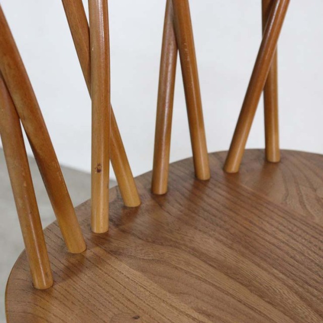 木製で背もたれが交差しているヴィンテージチェア、122040b