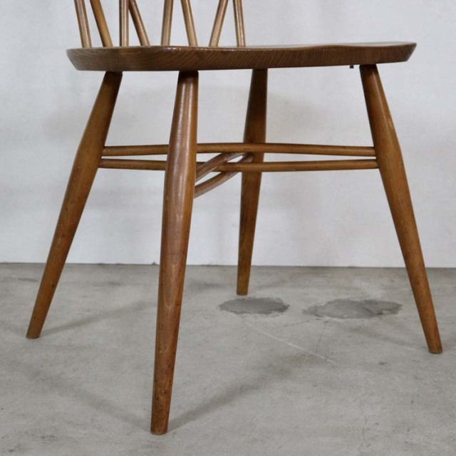 明るいブラウンの木製チェア、122040c