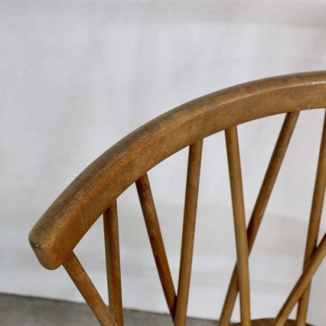 明るいブラウンの木製チェア、122040c