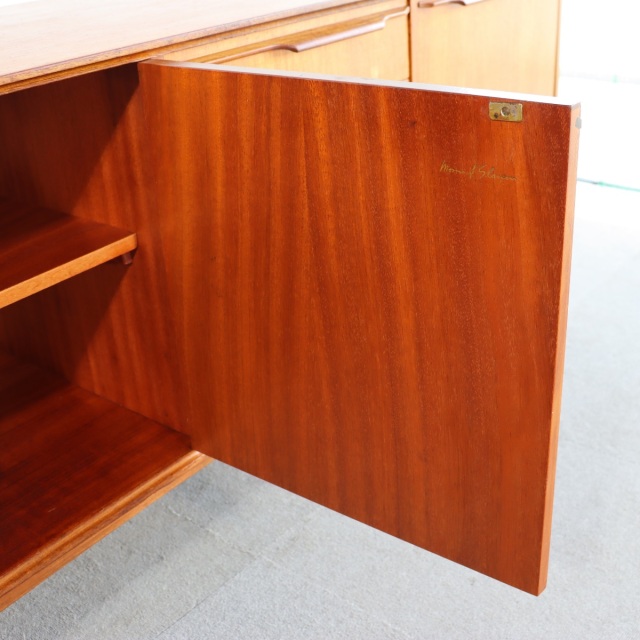 モリスオブグラスゴーMORRIS OF GLASGOWのサイドボード