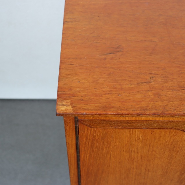 モリスオブグラスゴーMORRIS OF GLASGOWのサイドボード