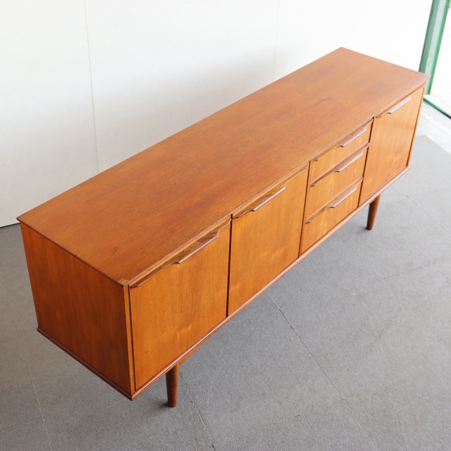 モリスオブグラスゴーMORRIS OF GLASGOWのサイドボード