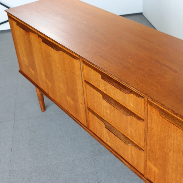 モリスオブグラスゴーMORRIS OF GLASGOWのサイドボード