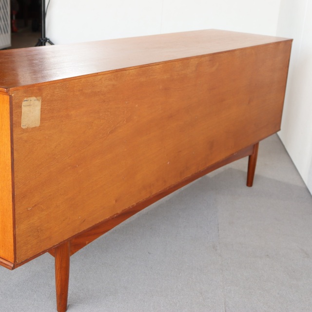 モリスオブグラスゴーMORRIS OF GLASGOWのサイドボード