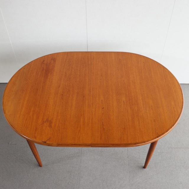 ジープランG-PLANのダイニングテーブル