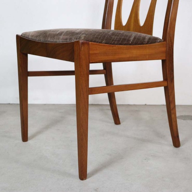 木製のヴィンテージダイニングチェア、茶色、座面はウール、022024a