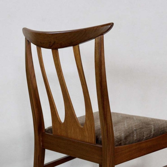 木製のヴィンテージダイニングチェア、茶色、座面はウール、022024a