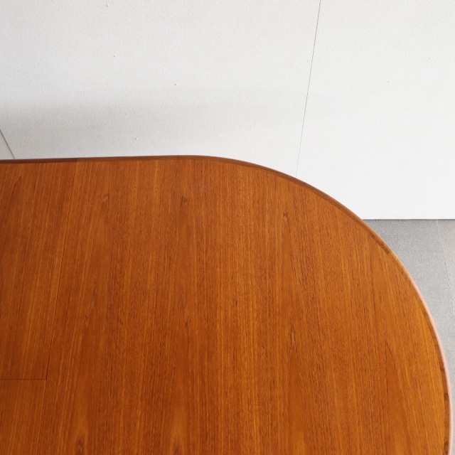 ジープランG-PLANのダイニングテーブル