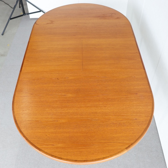 ジープランG-PLANのダイニングテーブル