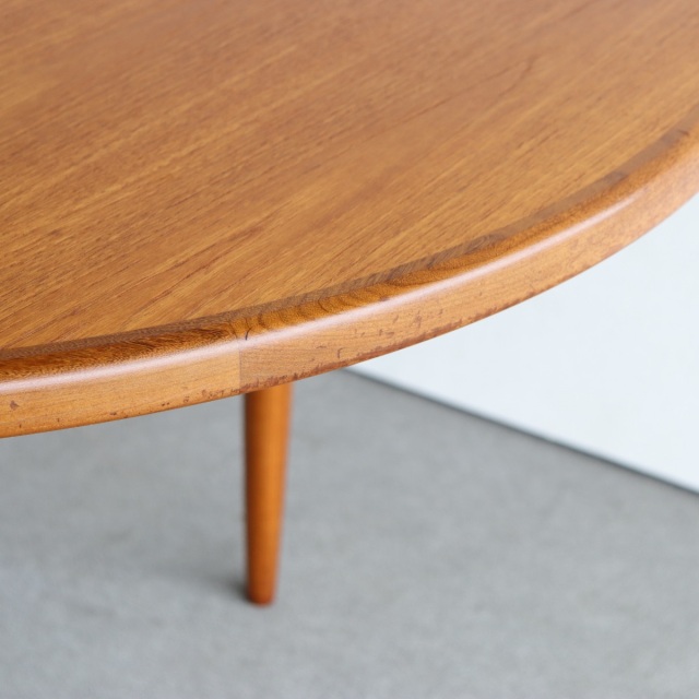 ジープランG-PLANのダイニングテーブル