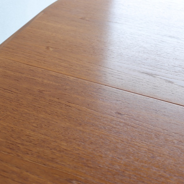 ジープランG-PLANのダイニングテーブル