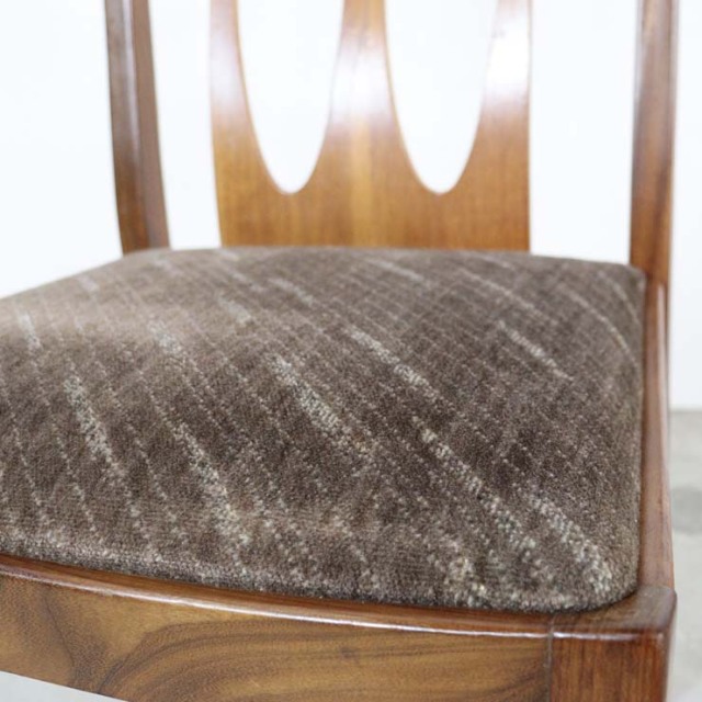 木製のヴィンテージダイニングチェア、茶色、座面はウール、022024a