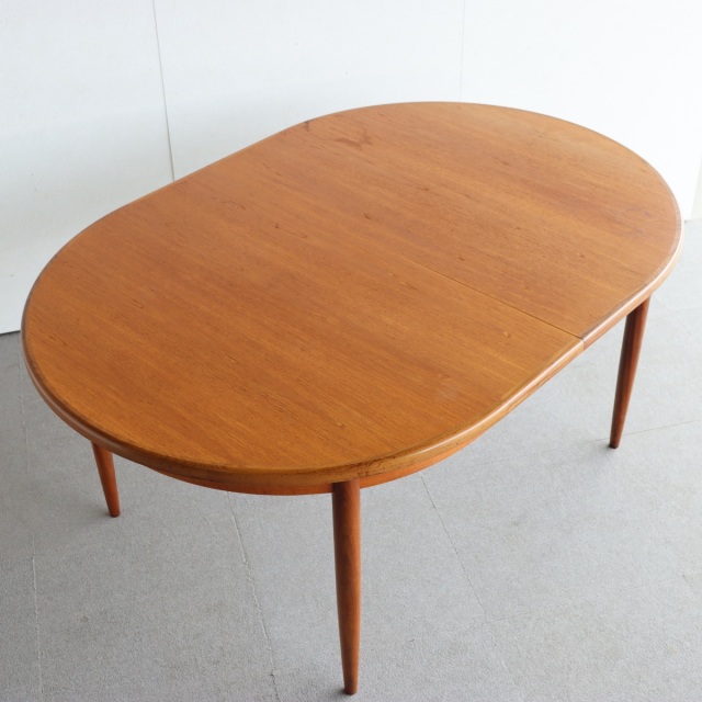 ジープランG-PLANのダイニングテーブル