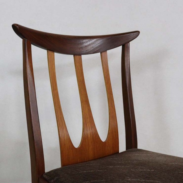 木製のヴィンテージダイニングチェア、茶色、座面はウール、022024c