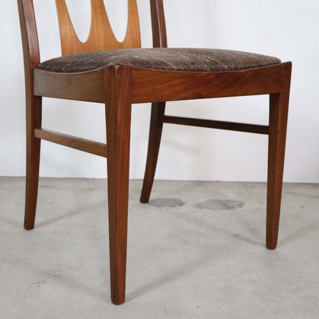 木製のヴィンテージダイニングチェア、茶色、座面はウール、022024c