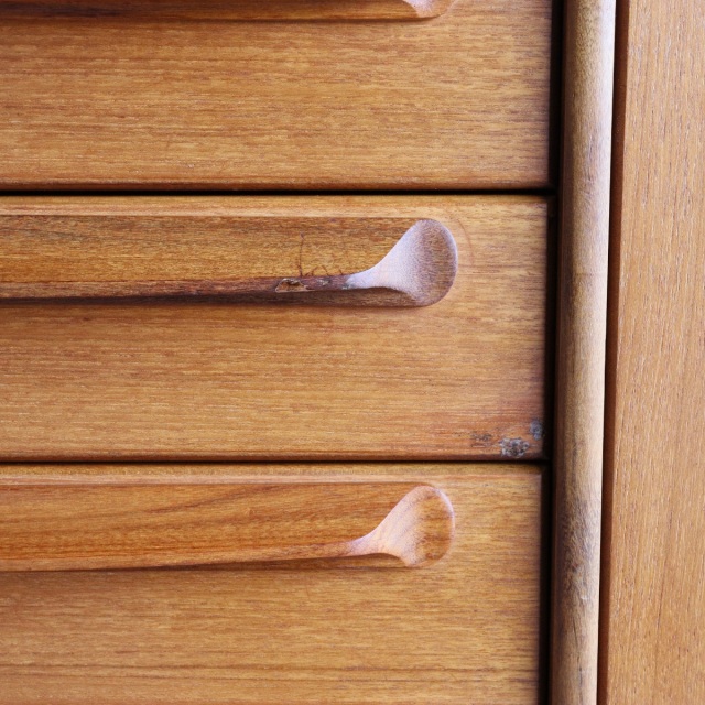 ヤンガーYOUNGERのサイドボード