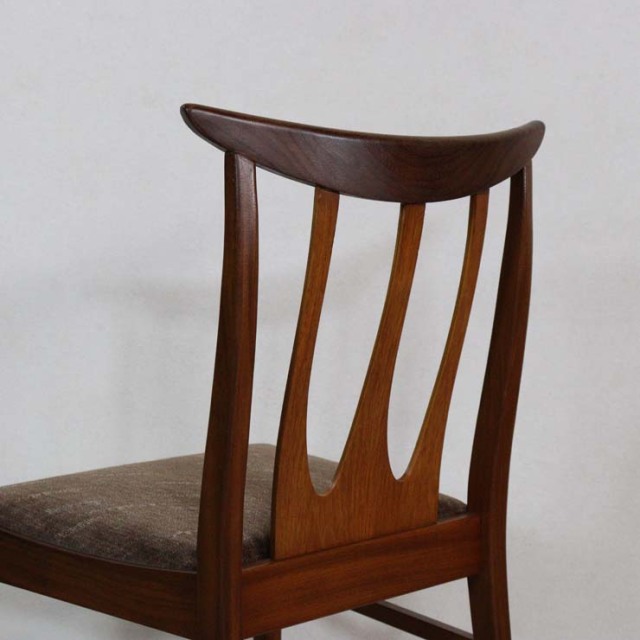 木製のヴィンテージダイニングチェア、茶色、座面はウール、022024c