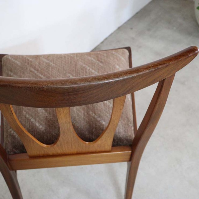 木製のヴィンテージダイニングチェア、茶色、座面はウール、022024c